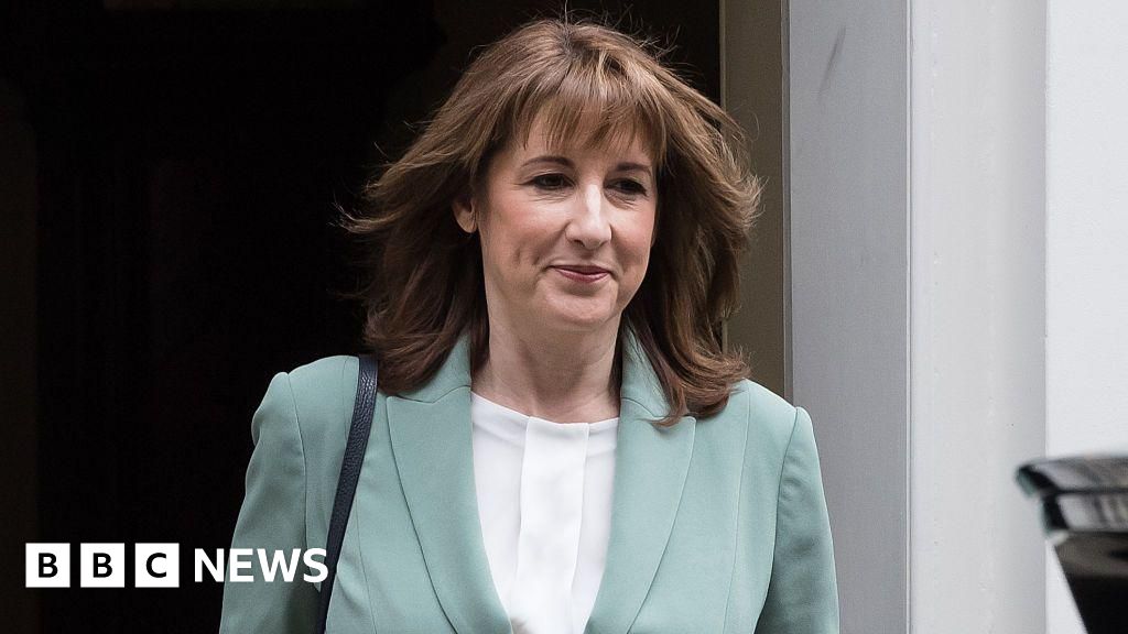 Reeves plans energy bill help for those 'who need it most'