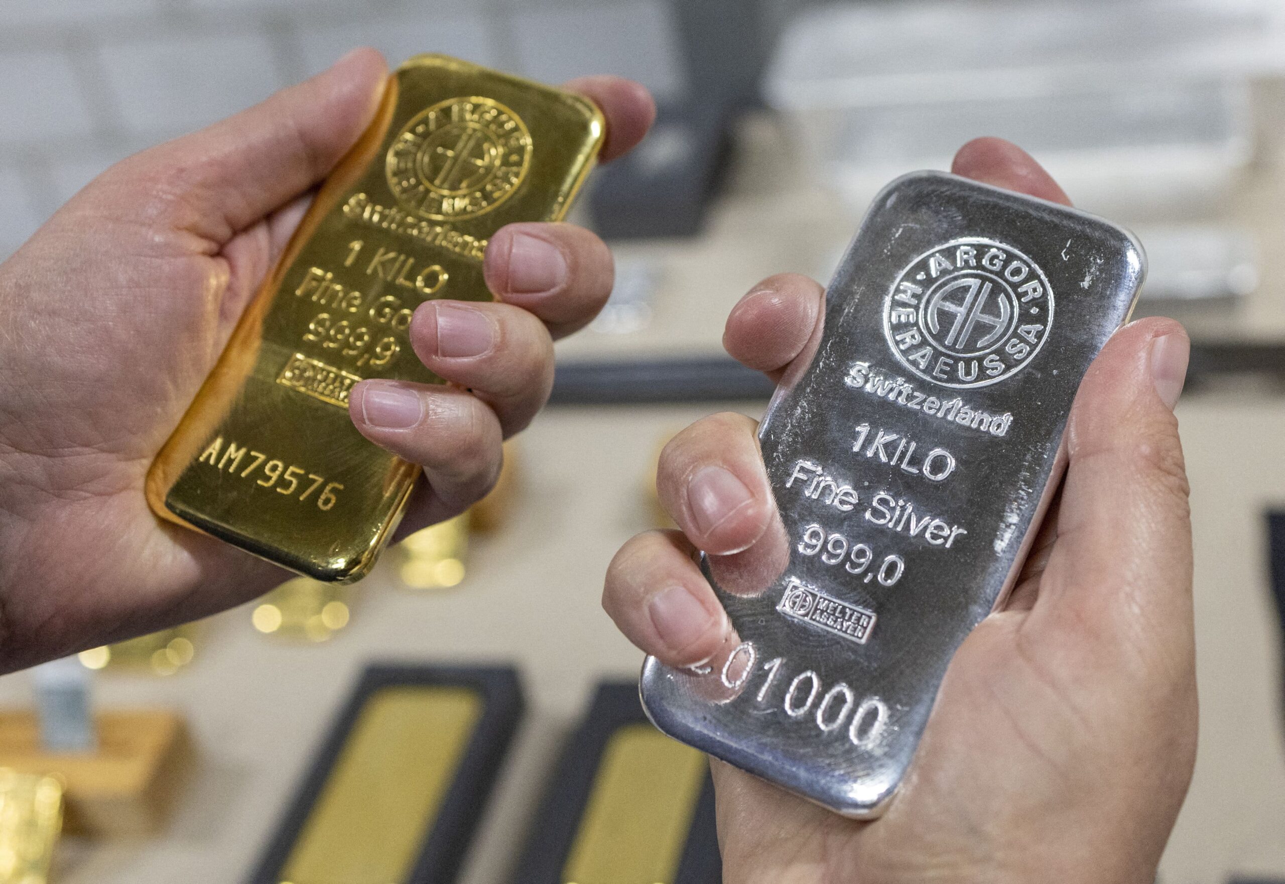 Gold and silver sell-off accelerates as inflation fears grip global markets