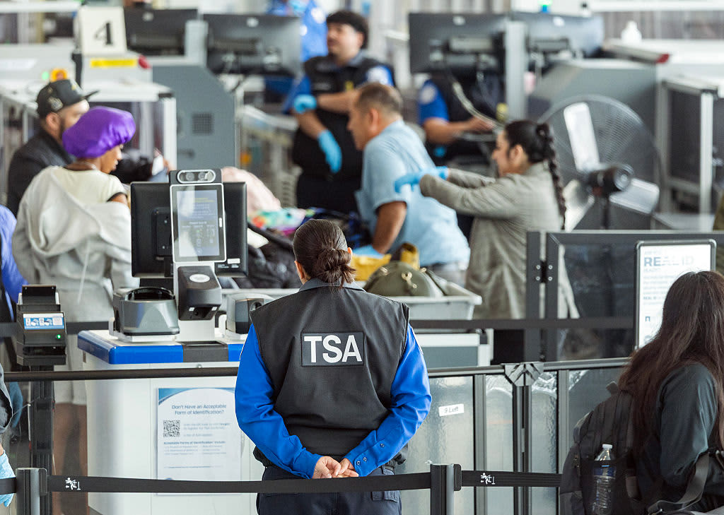 TSA wait times: Track security lines by airport in the U.S.