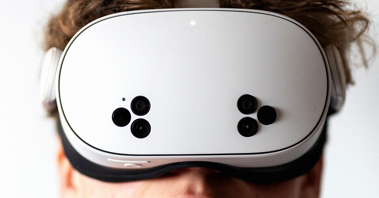 The Comedy Club at the End of the Metaverse