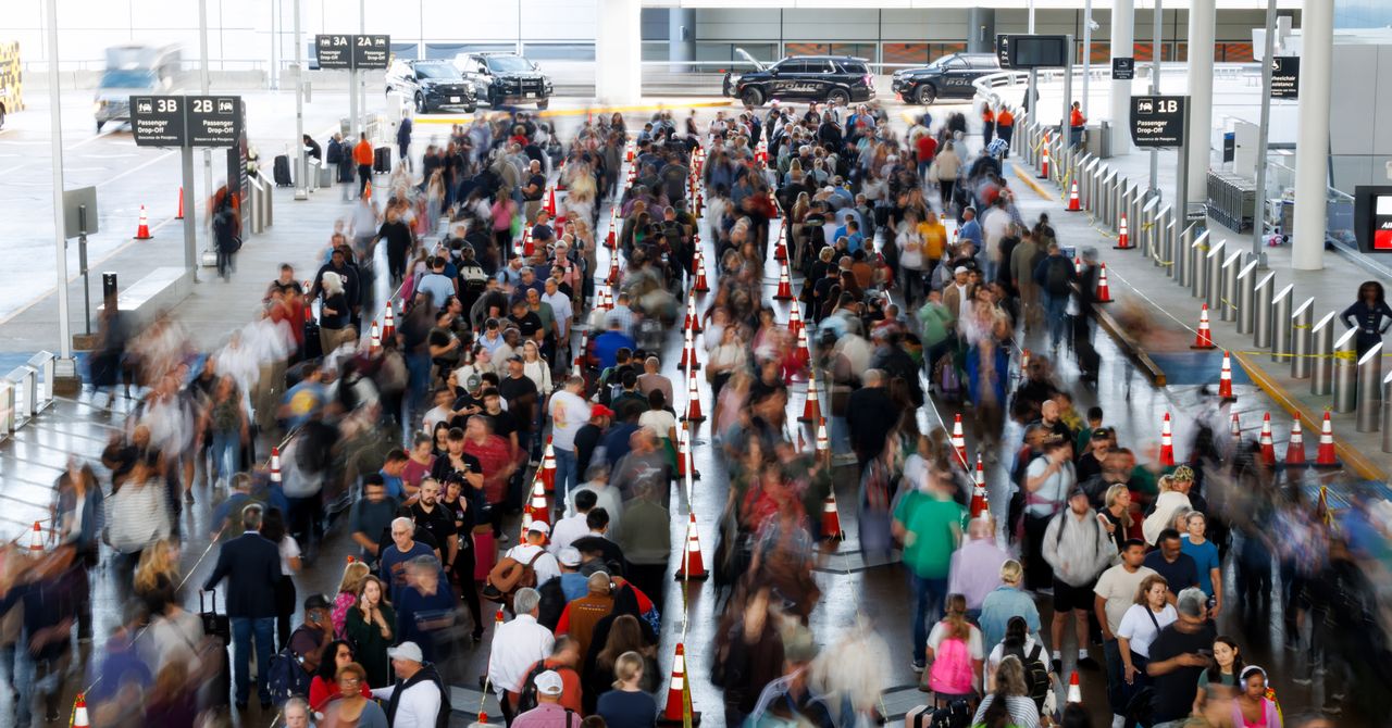 10 Things You Can Do While Waiting in the TSA Line