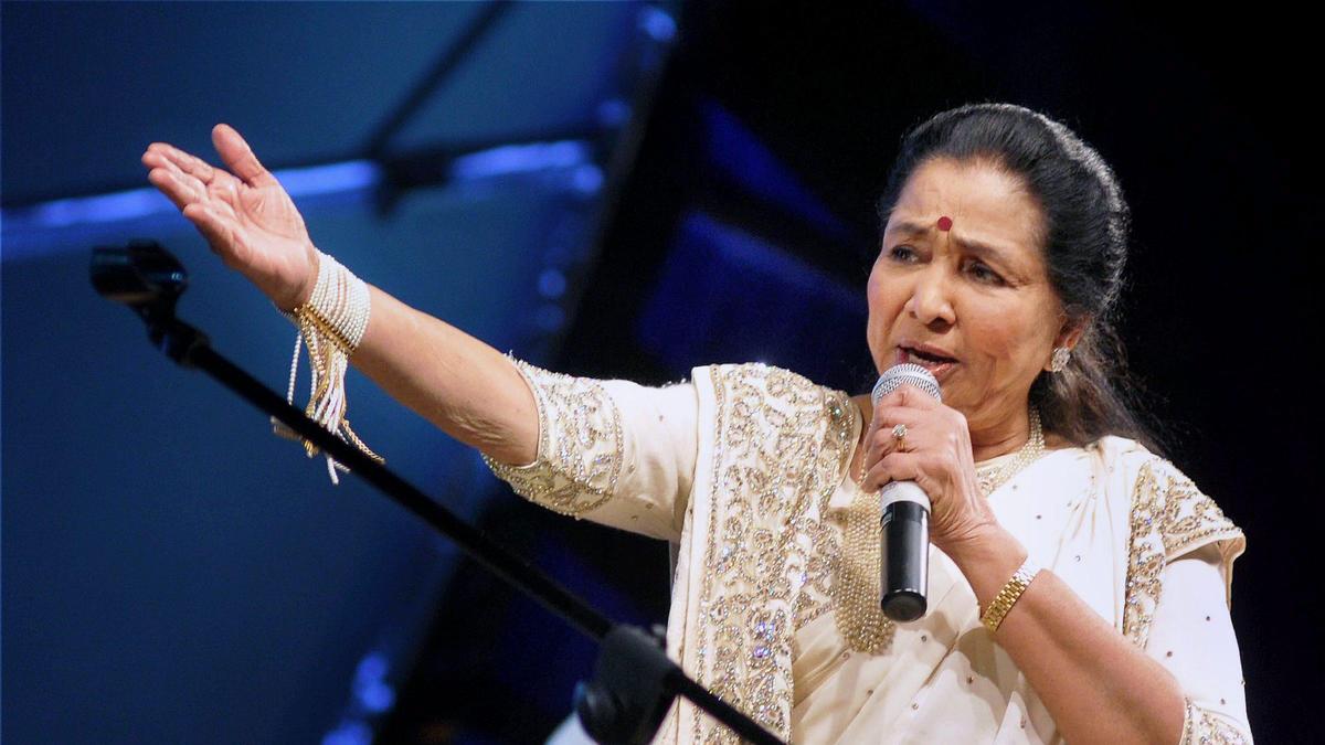 Asha Bhosle's last rites to be held in Mumbai tomorrow | LIVE