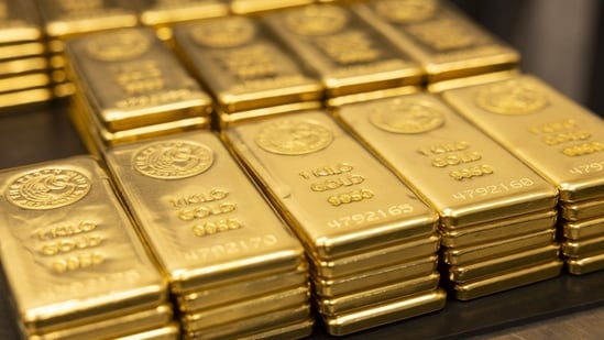 India's gold imports see 29% hike to $69 billion, says Commerce ministry