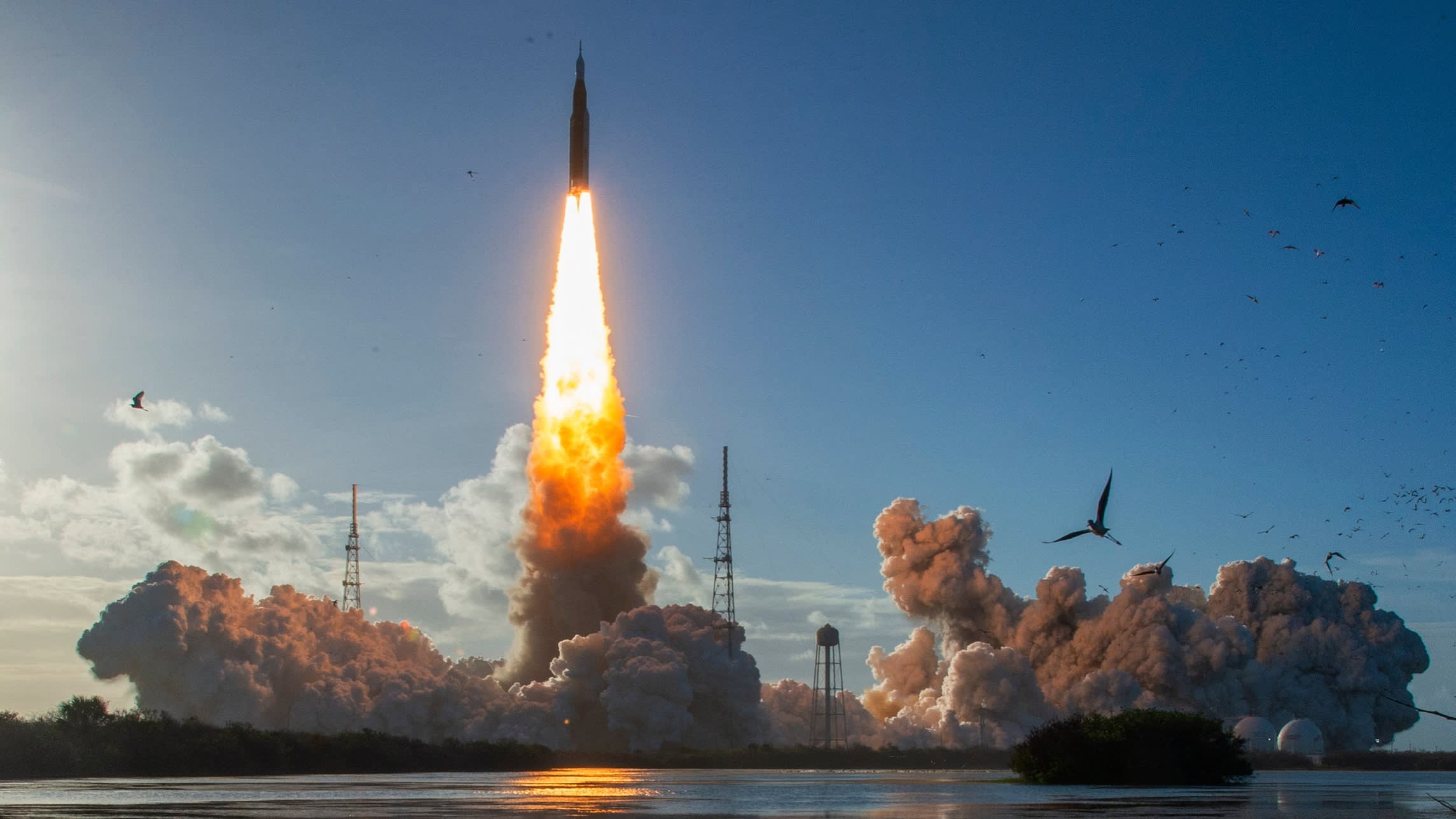 An inspiring new race to the Moon