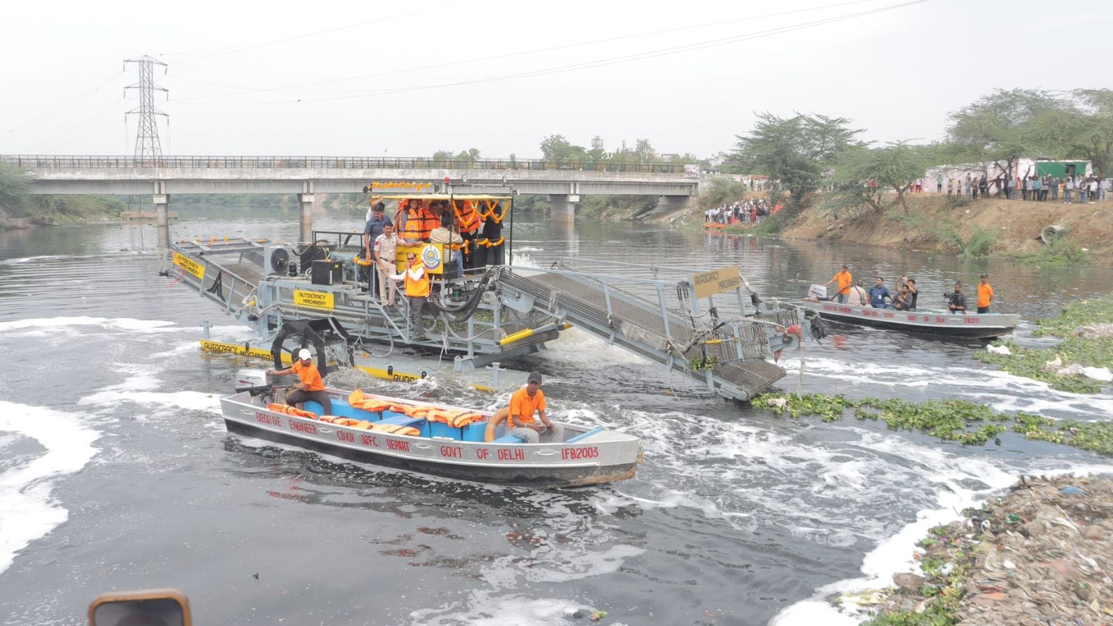 Cleaning Yamuna: Trash skimmer machines deployed at Najafgarh drain