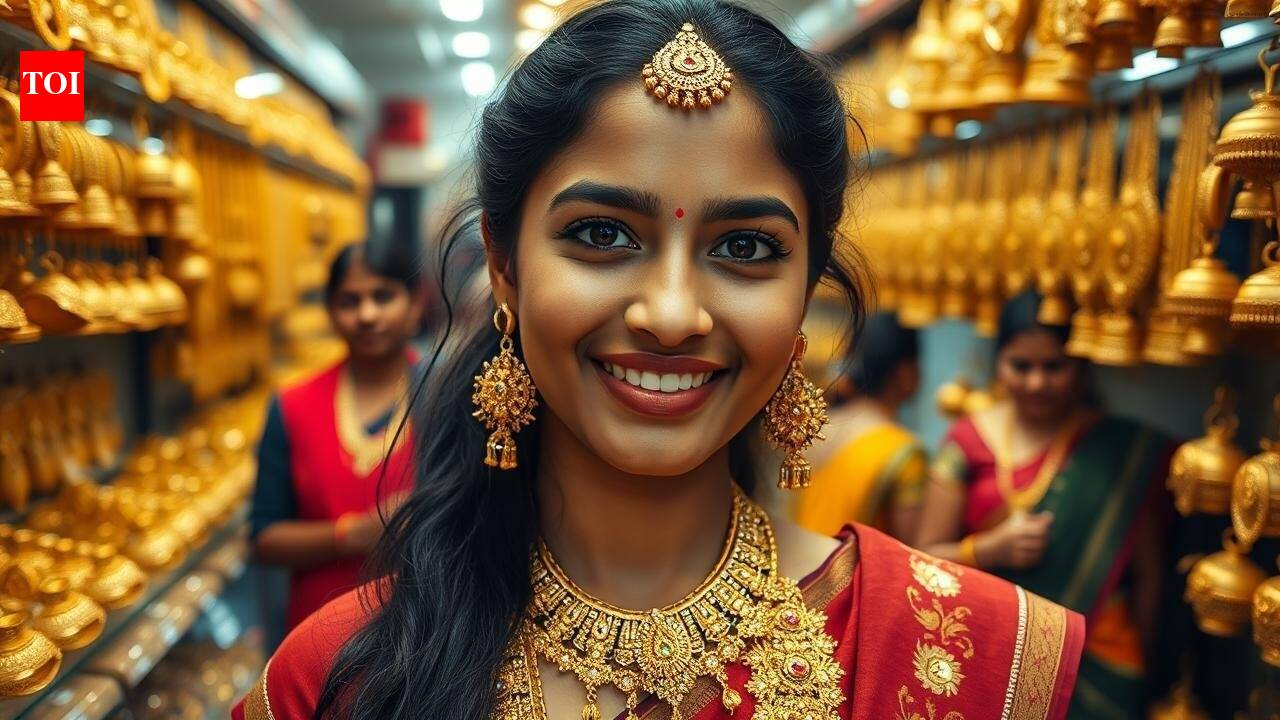 Gold futures sink nearly 4% after Trump remarks on Iran; check rates in your city