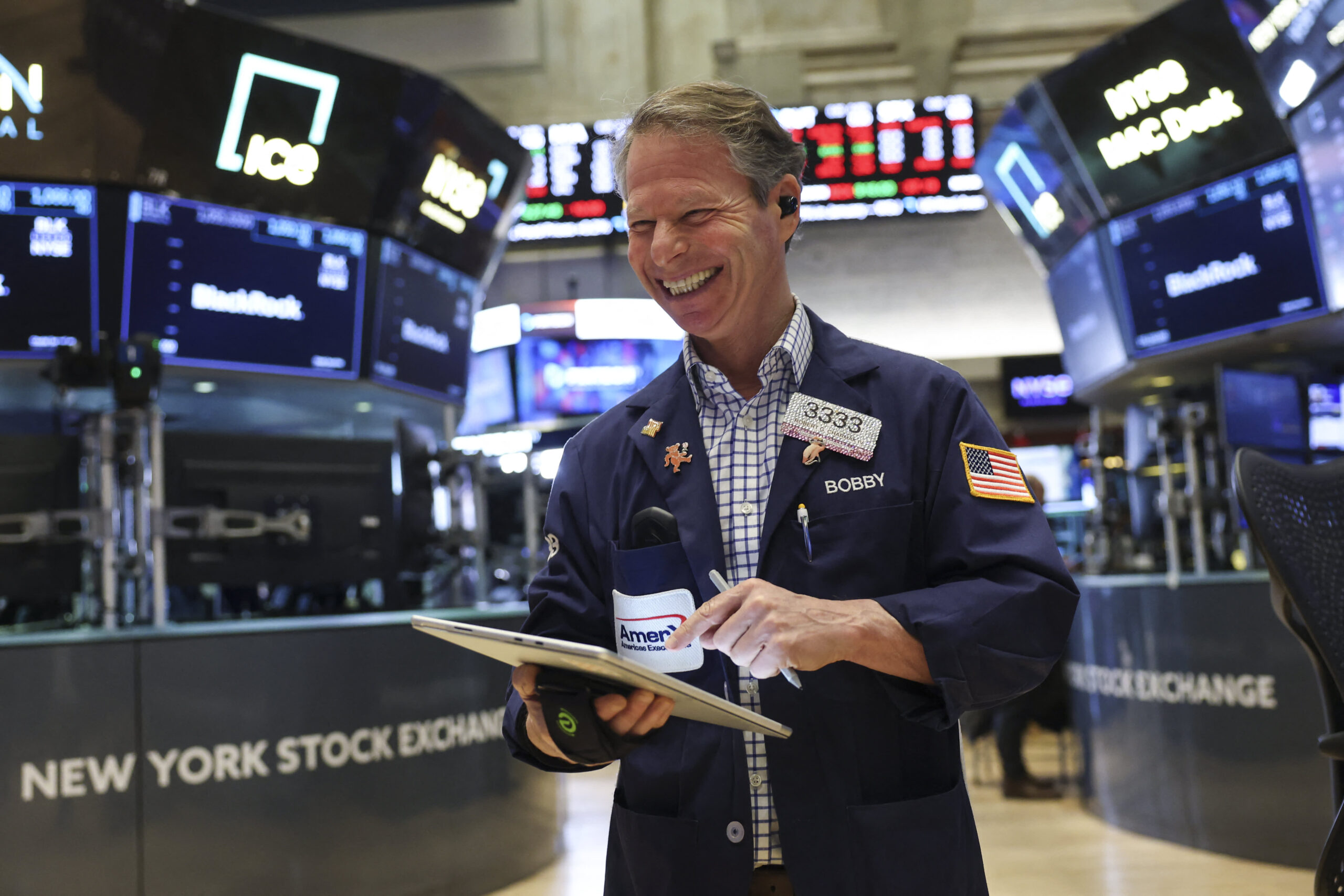 S&P 500 extends winning streak to 6 weeks. What drove the stock market gains
