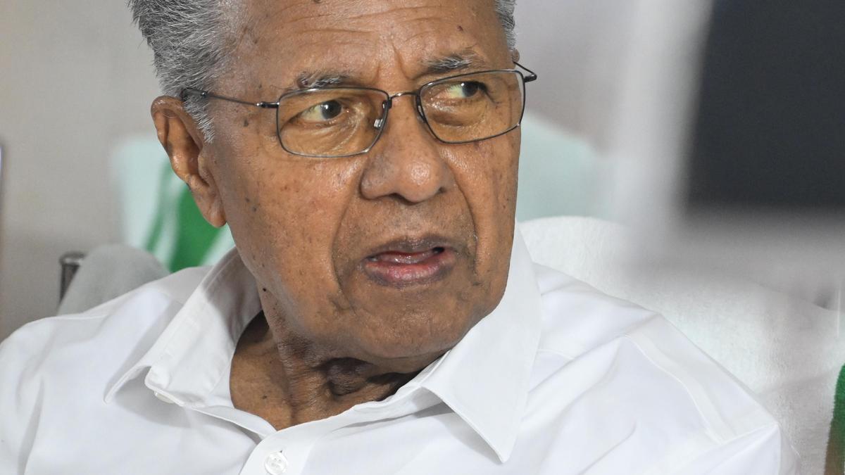 Leader of the Opposition in Kerala Pinarayi Vijayan refutes Major Ravi's claim that he attended actor Innocent's funeral with a huge convoy