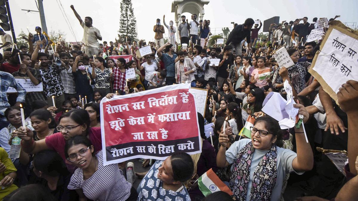 Police book ‘Khan Sir’ in firing case; govt to curb coaching rivalry
