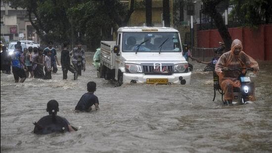 IMD issues red alert as torrential rain lashes Mumbai; over 250 mm recorded in 24 hrs