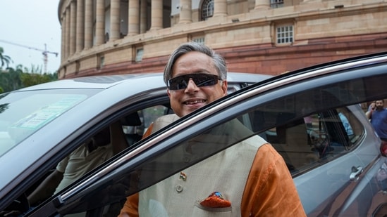 Shashi Tharoor's son asks for ‘boomers’ to be banned on WhatsApp, Congress MP outwits him