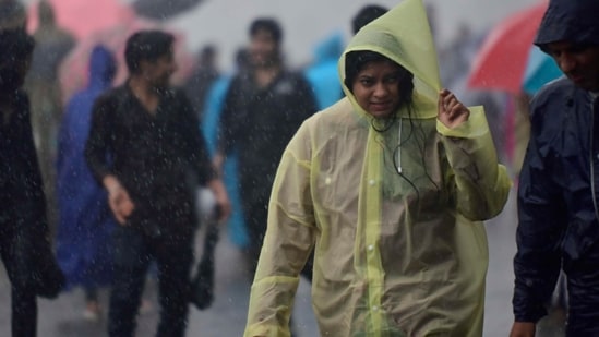 Mumbai weather tomorrow: IMD forecasts heavy rain; Thane, Palghar also on alert