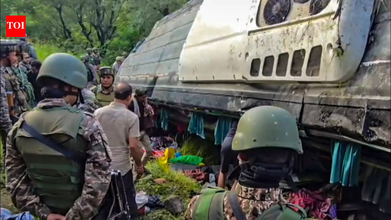 Jammu and Kashmir: Bus with Amarnath pilgrims slips into gorge, 39 hurt
