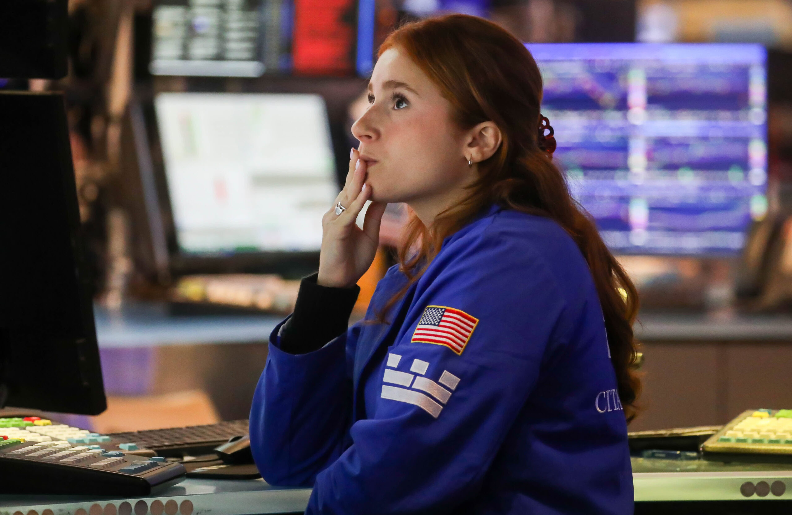 Treasury yields rise again to end a volatile week