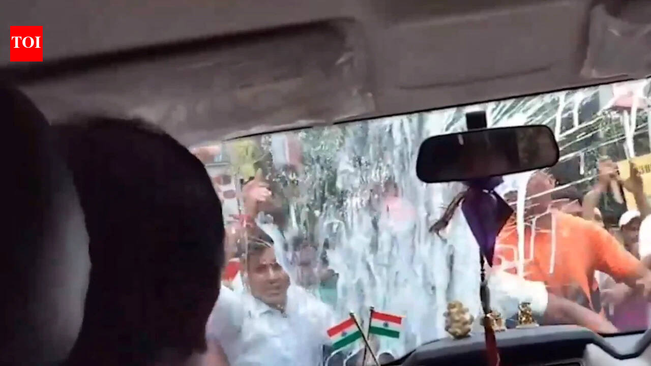 Eggs hurled, car window smashed as Kunal Ghosh heads to Mamata rally: Watch