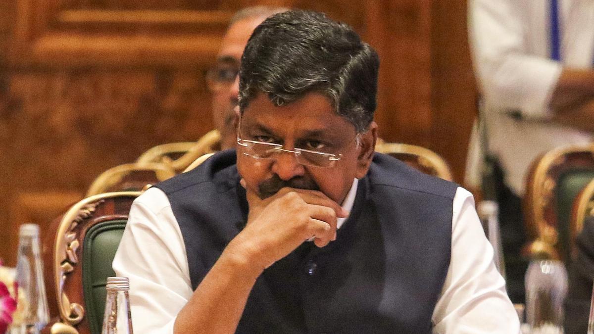 A.P. Finance Minister Keshav urges Union Minister Gadkari to build bypasses on NH-42