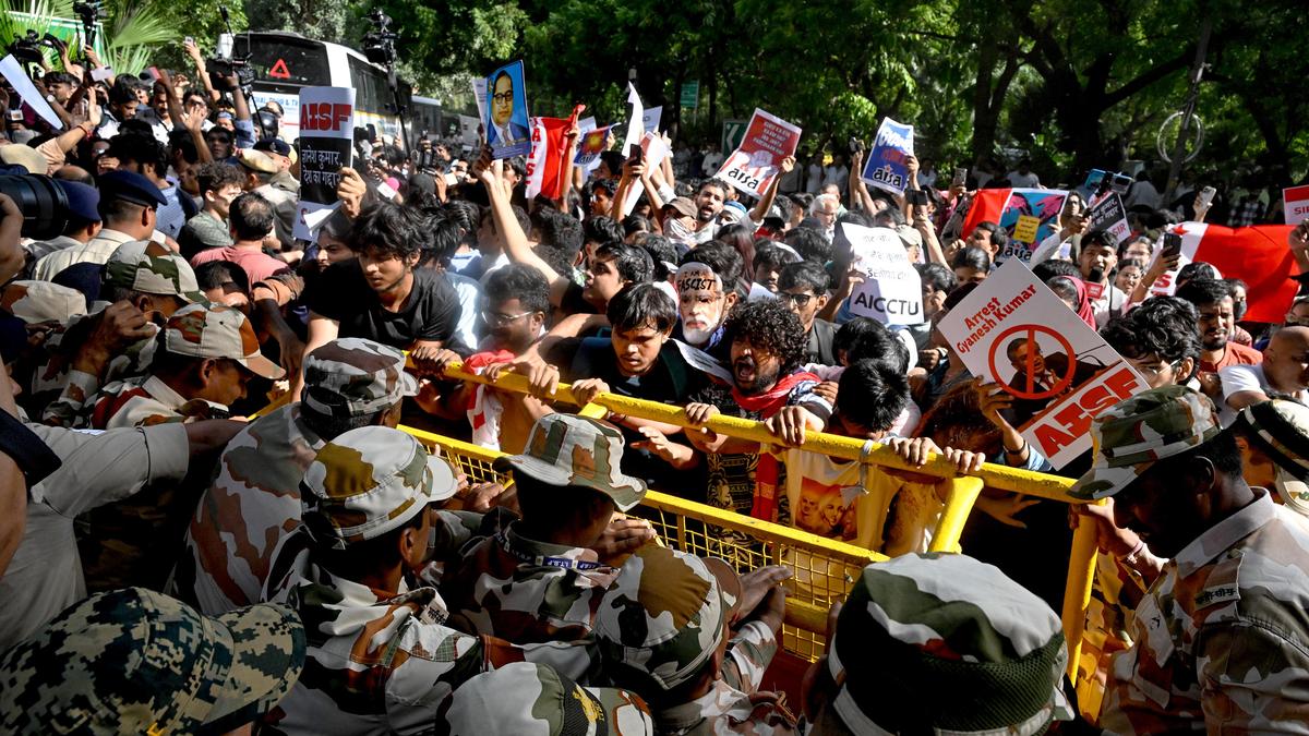 Protest against CEC Gyanesh Kumar: Over 500 protesters detained; AISA, Yogendra Yadav call for citizens' march again today
